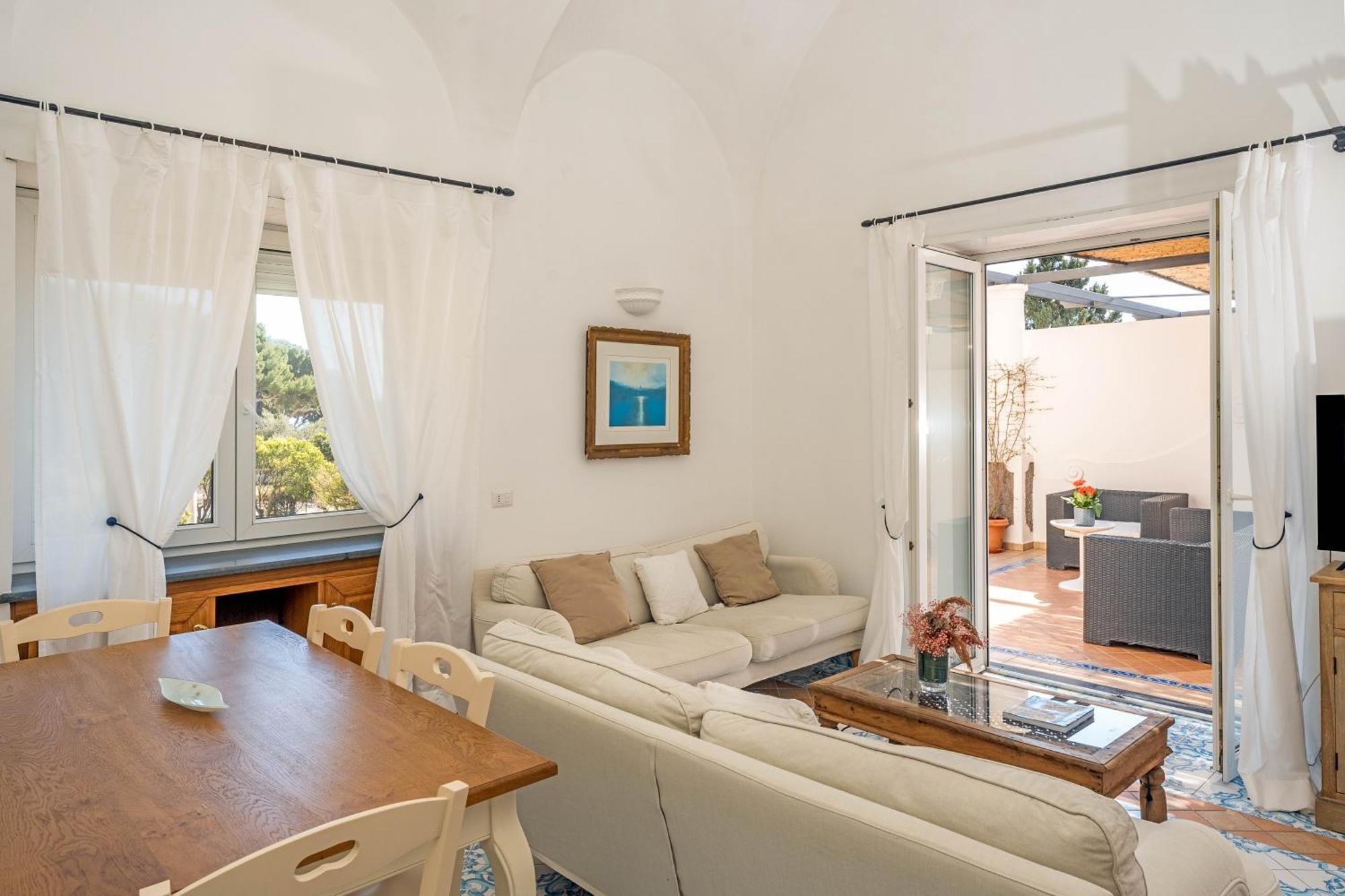 Oliveto Capri Apartments Bagian luar foto